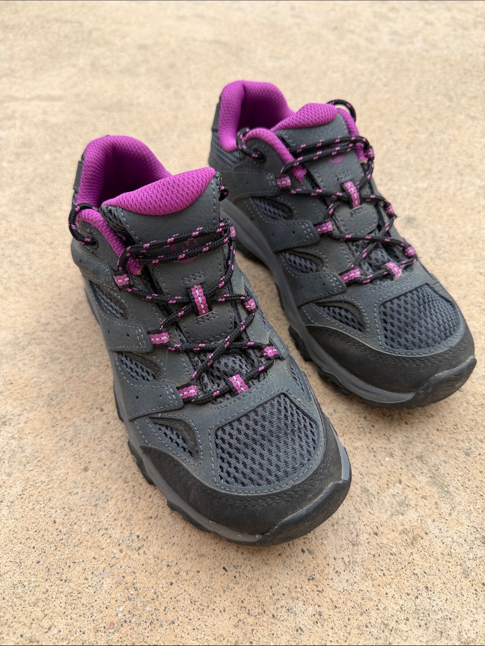 Merrell Moab Low Waterproof Kids Hiking Shoe Grey/Pink Girls Size 3.5